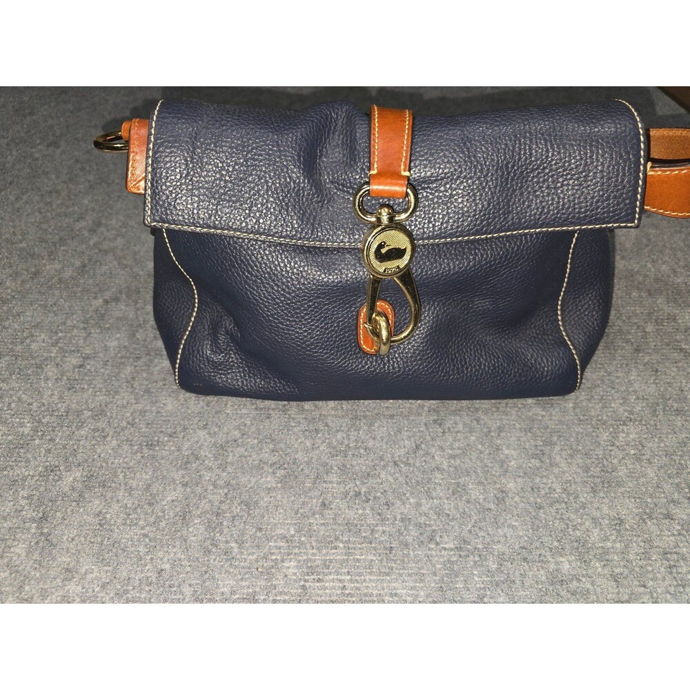 Dooney & Bourke Samba Logo Lock Sac Navy Blue British Tan Leather Hobo Bagp